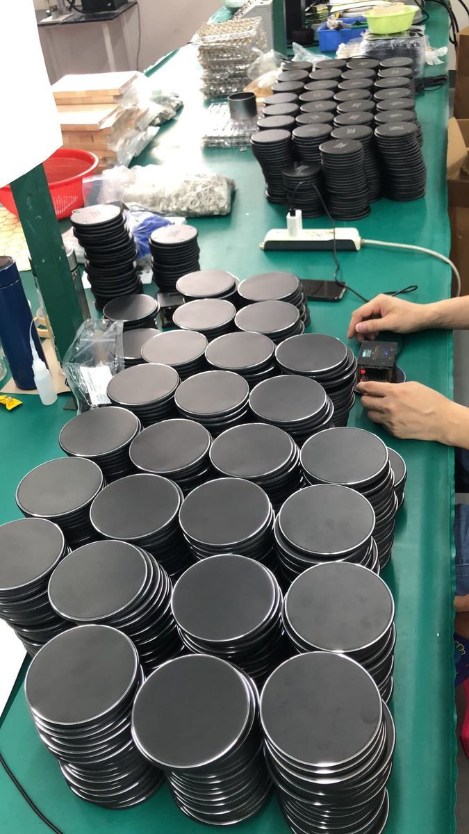 无线充电器量产实拍